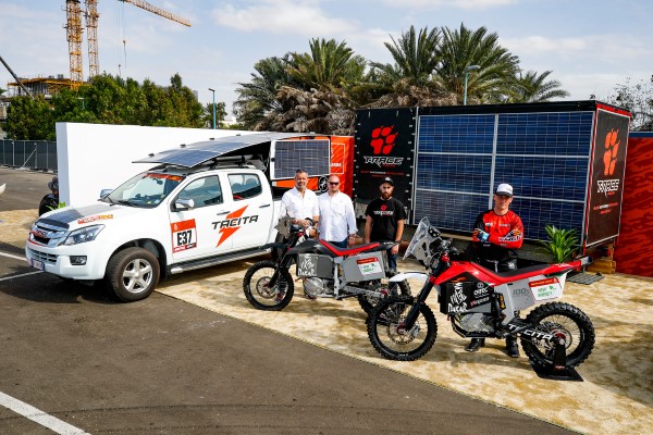 Equipo Tacita Rally Pro en el Rally Dakar 2020, con dos motos T-Race Rally.
