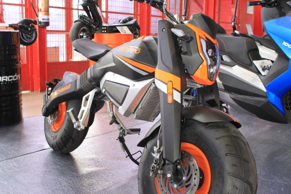 El ciclomotor eléctrico Velocifero Beach Mad en el Salón de Madrid Motorama 2020.